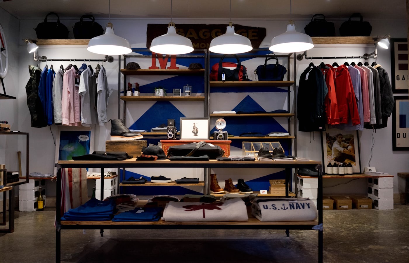 imageye___-_imgi_32_photo-1441986300917-64674bd600d8